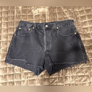 Levi’s 501 High-Rise Button-Fly Cutoff Shorts – Black (W32)